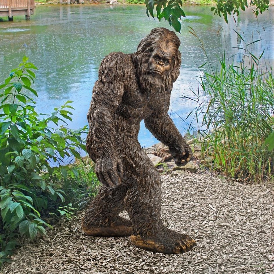 Bigfoot Garden Statue - Yeti Statue - Design Toscano