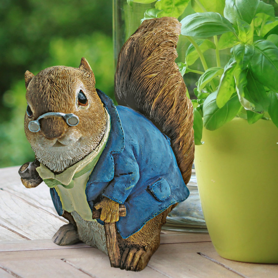 Grandmother and Grandfather Squirrel Statues: Grandfather - QM24685005 ...