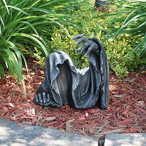 Reaping Solace: The Grave Creeper Grim Reaper Statue