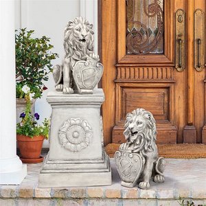 Sentinel Lion Statues - Set of 2 - Design Toscano
